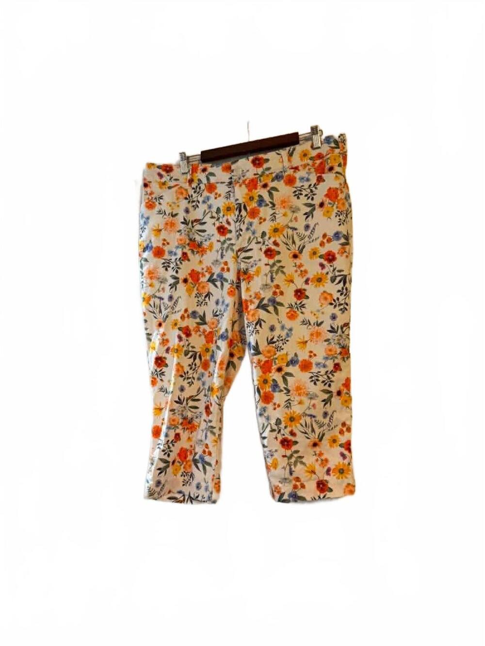 St Johns Bay  Floral Capri Pants Size 16